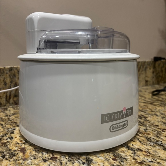 DeLonghi Ice Creamery Electric Ice Cream Maker IC8000 - Used Once Only! - Picture 3 of 5